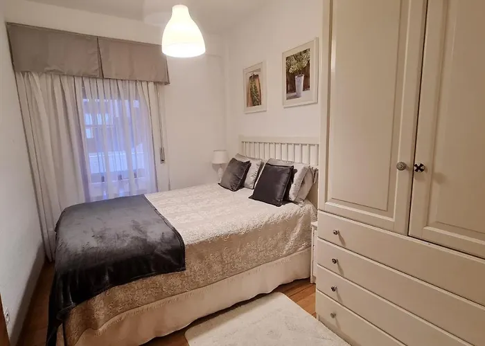 Adosado Con Piscina Y Jardin Privado En A 100 Mtrs De La Playa Laredo