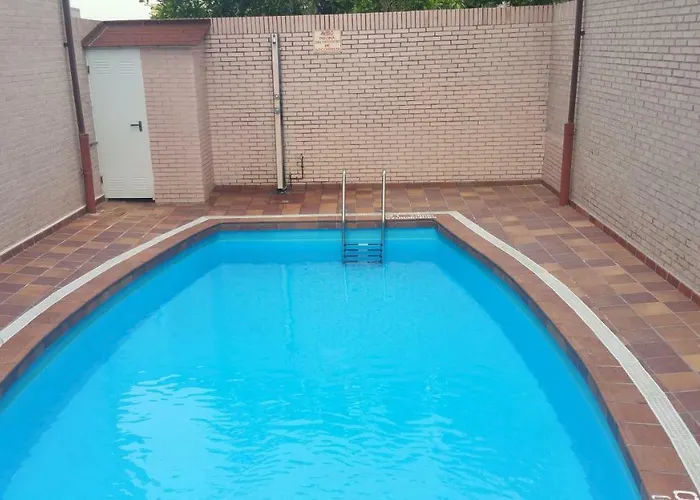 Adosado Con Piscina Y Jardin Privado En A 100 Mtrs De La Playa * Laredo
